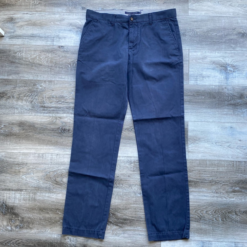 TOMMY HILFIGER Men's Dress Pants in Tailored Fit Navy Blue